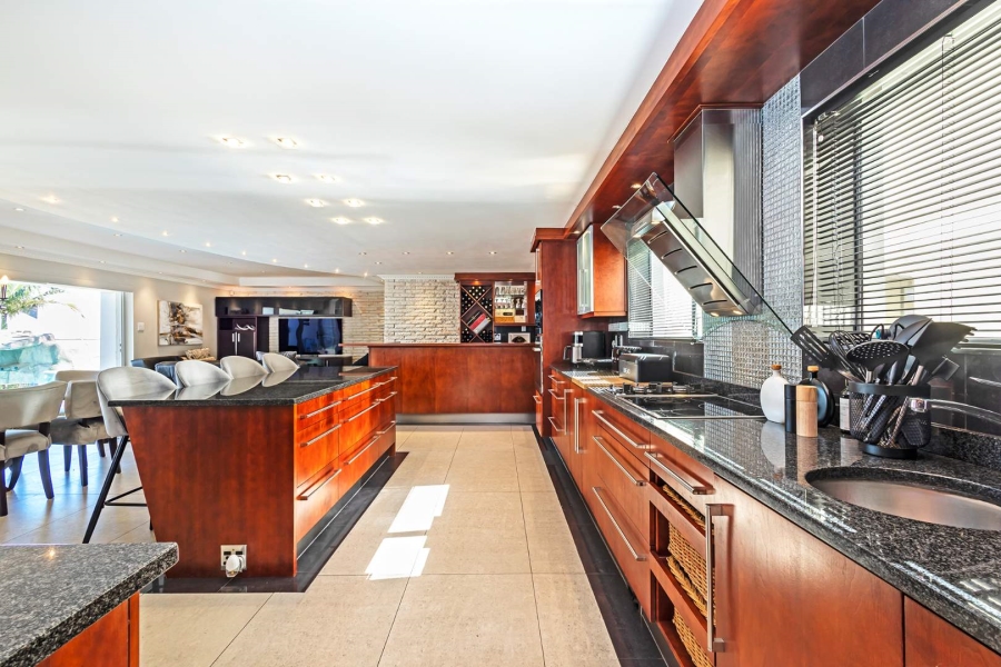 6 Bedroom Property for Sale in Baronetcy Estate Western Cape